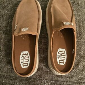 Hey Dude Womens Tan Slip-On Loafers
New never worn no box